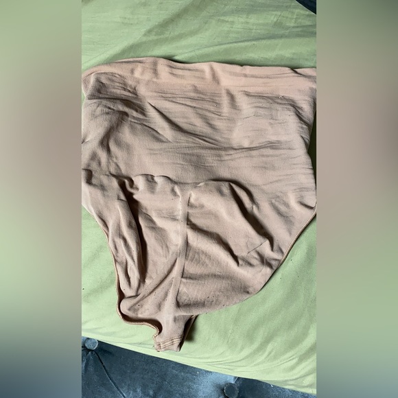 SKIMS size S/M - Picture 2 of 4